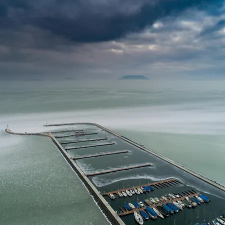 In 40848 بيت للعطل *