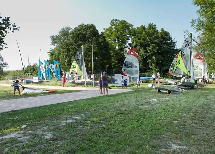 In 40848 بيت للعطل