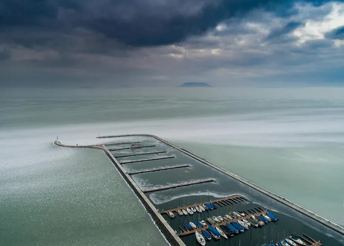 In 40848 بيت للعطل *